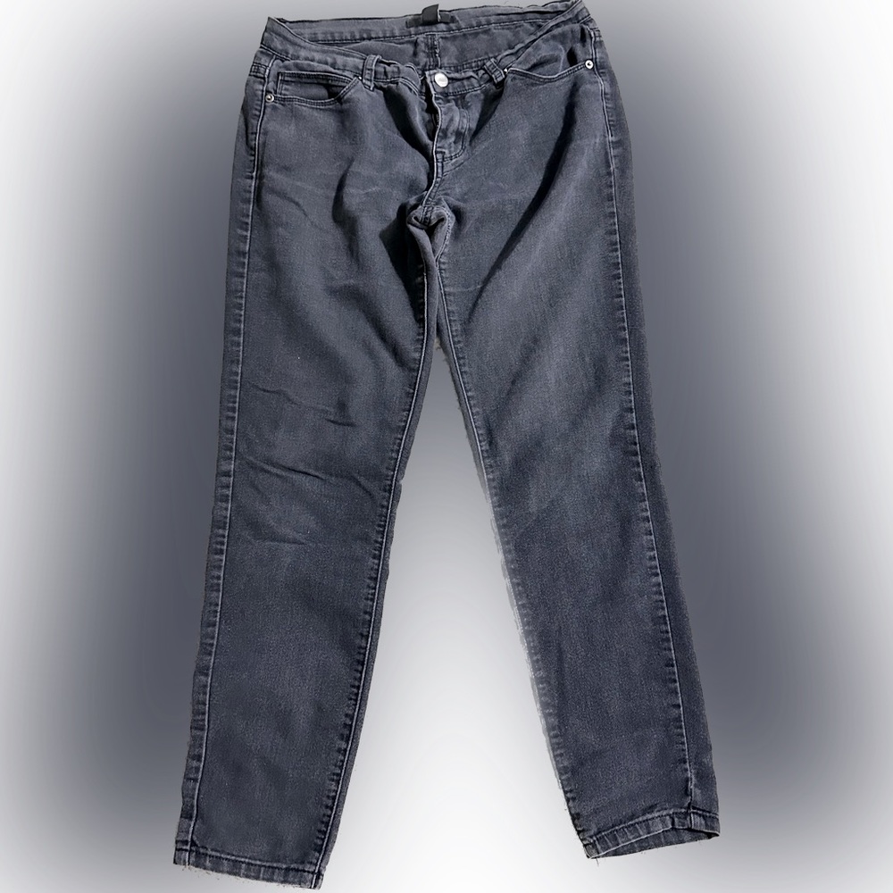 Forever 21 - Size 28 - Skinny Jeans